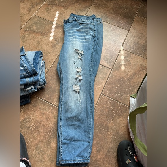 Charlotte Russe Refuge+ Skinny Jeans - Picture 2 of 2